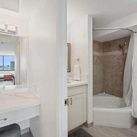 Hawaiian Monarch Penthouse 104 By Hawaii Ocean Club Apartment Honolulu Exterior photo