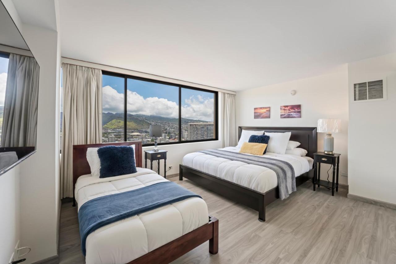 Hawaiian Monarch Penthouse 104 By Hawaii Ocean Club *