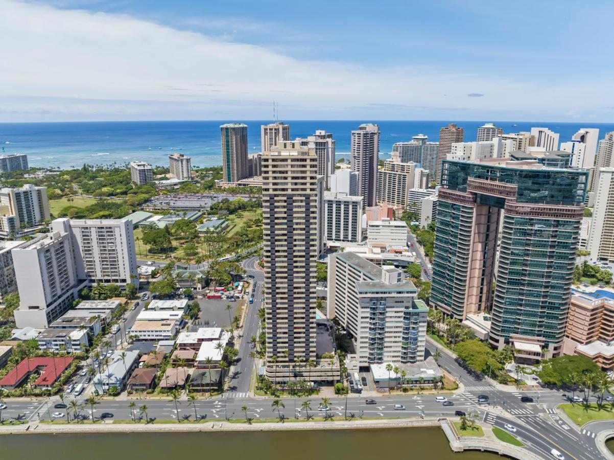 Hawaiian Monarch Penthouse 104 By Hawaii Ocean Club Appartement