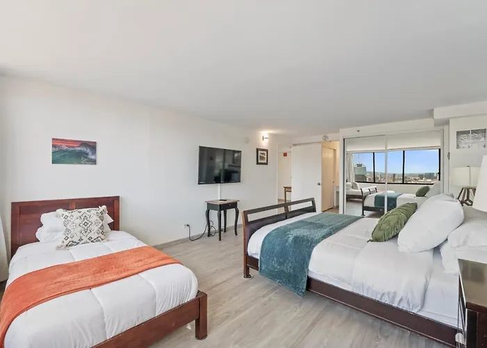 Hawaiian Monarch Penthouse 104 By Hawaii Ocean Club